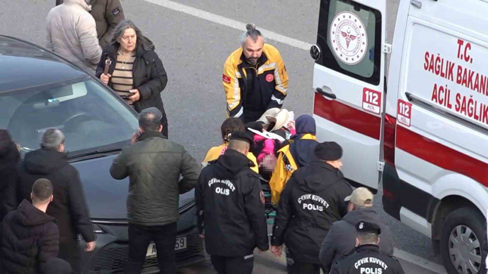 Cumhuriyet Meydanı’nda otopark girişinde kaza: 1 yaralı