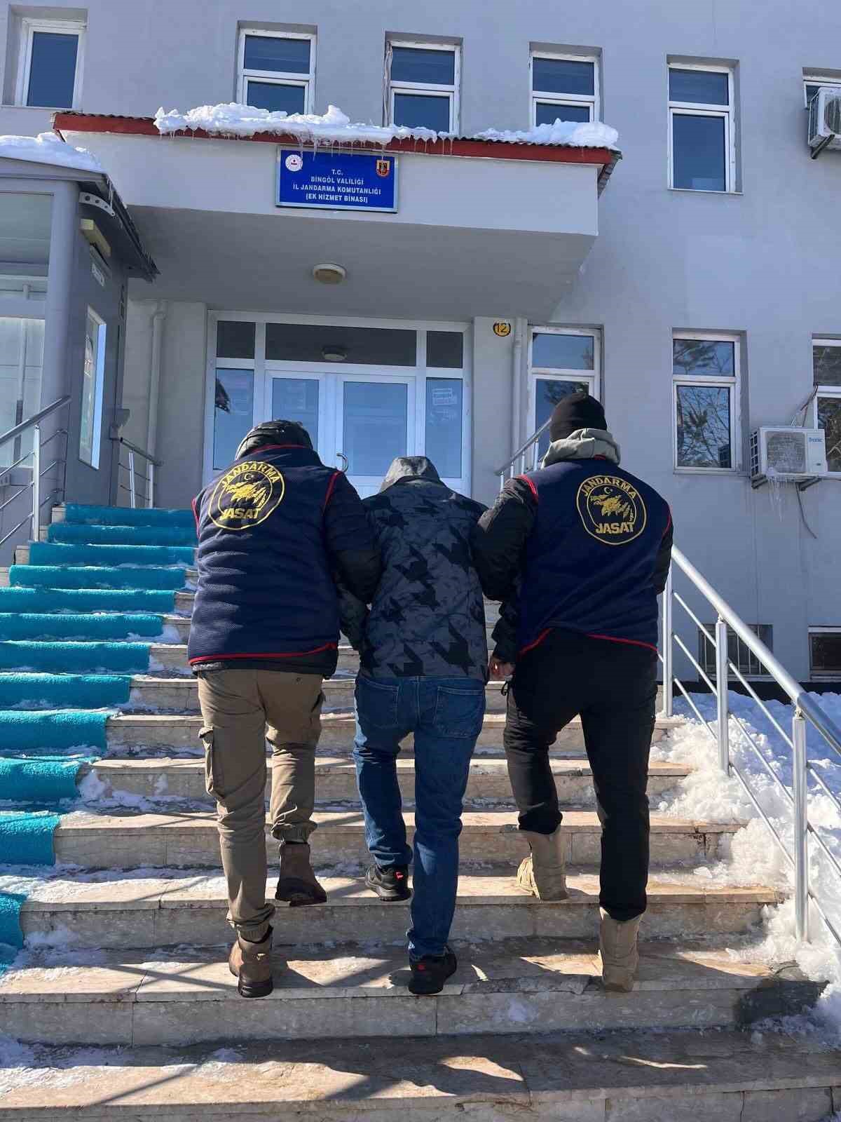 Bing&ouml;l&rsquo;de kesinleşmiş hapis cezası bulunan 6 ş&uuml;pheli tutuklandı
