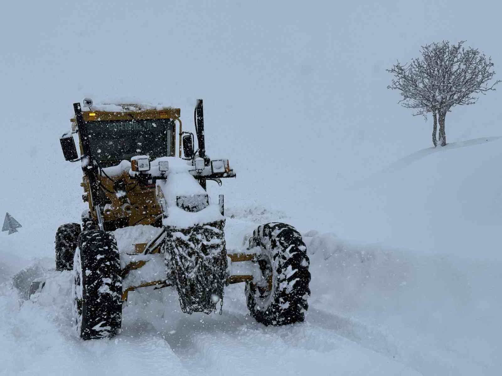 Muş&rsquo;ta 121 k&ouml;y yolu ulaşıma kapandı
