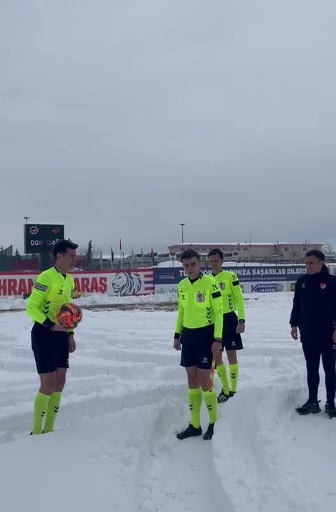 Kahramanmaraş İstiklalspor - 1461 Trabzon FK ma&ccedil;ı kar sebebiyle ertelendi
