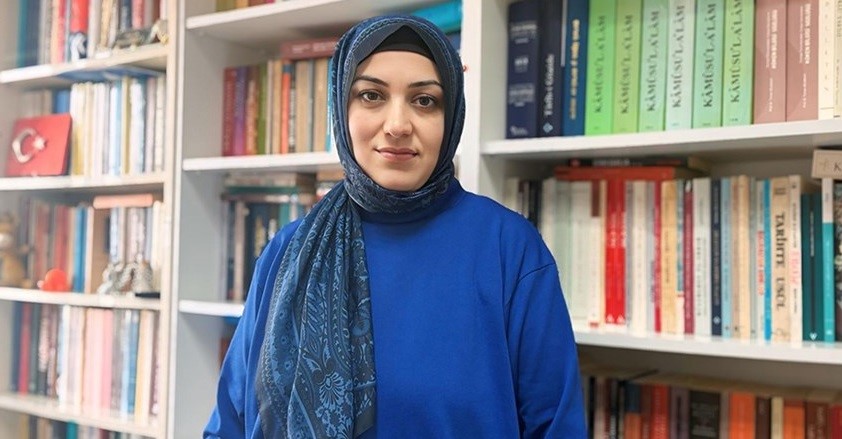 ET&Uuml;&rsquo;l&uuml; akademisyen Do&ccedil;. Dr. &Ccedil;oşkun&rsquo;dan, Orta&ccedil;ağ İran tarihine ışık tutan iki kitap
