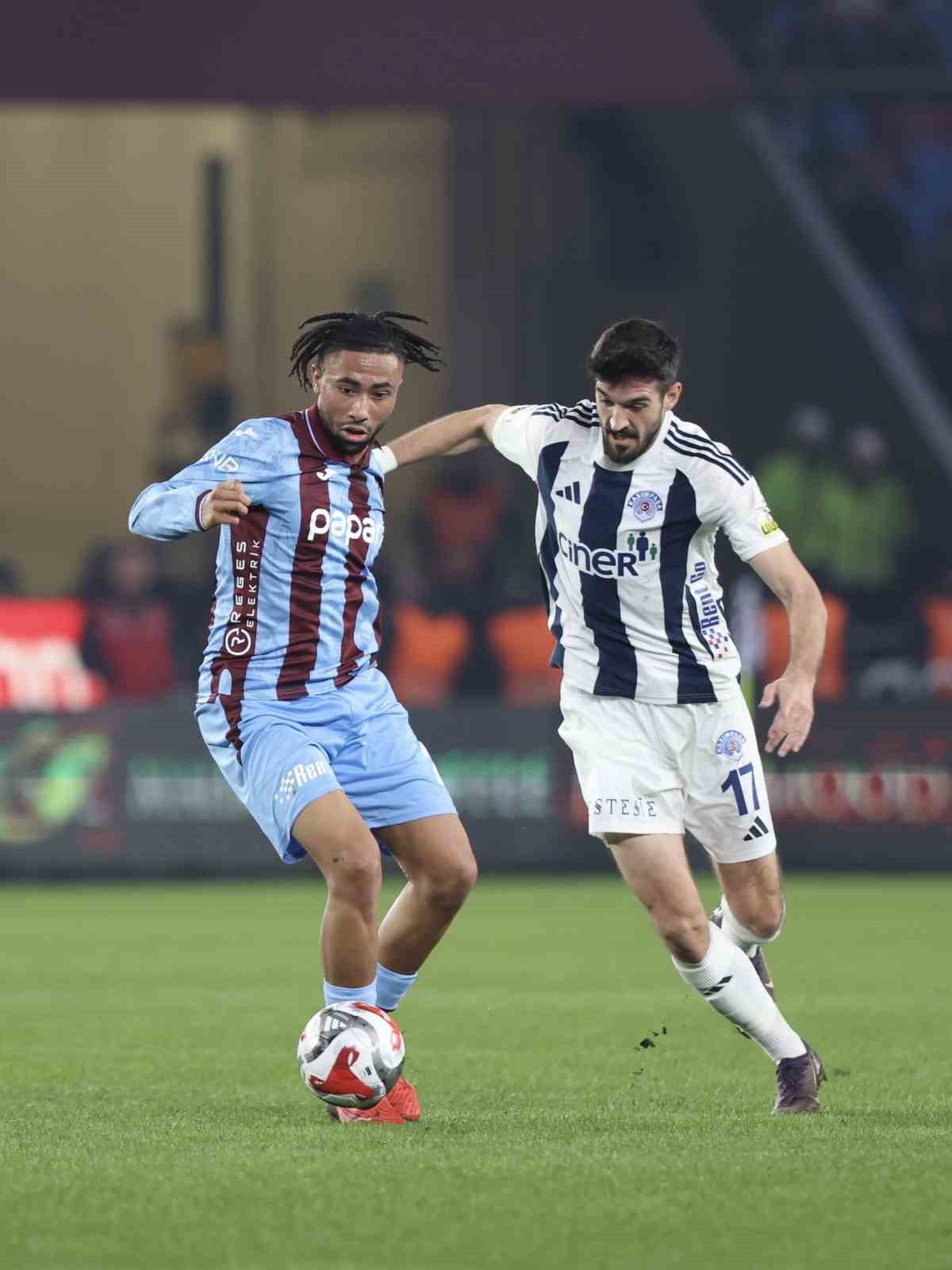 Trendyol S&uuml;per Lig: Trabzonspor: 0 - Kasımpaşa: 0 (İlk yarı)
