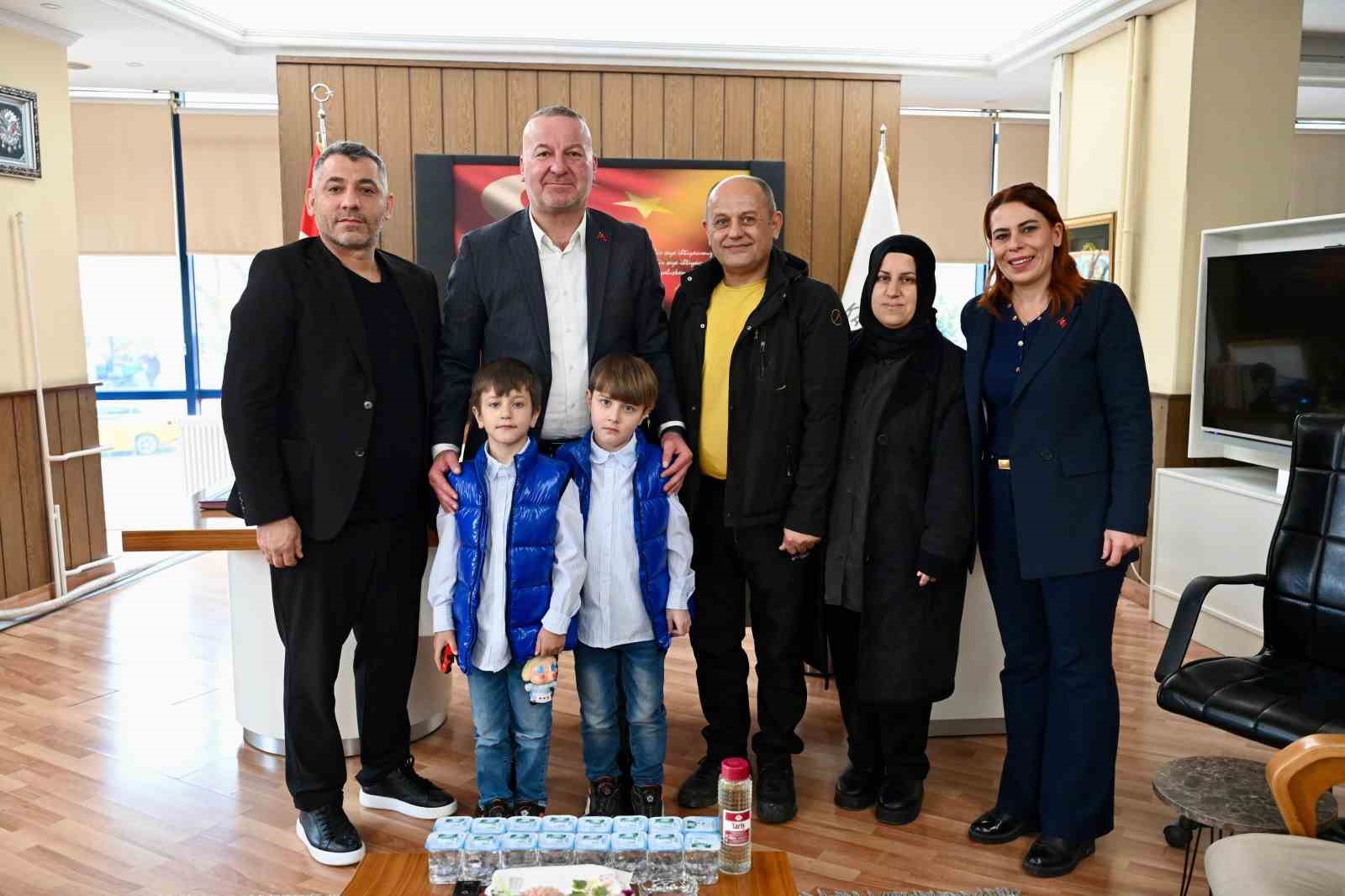 Başkan Karabatı&rsquo;dan DMD hastası Yağız Efe i&ccedil;in yardım &ccedil;ağrısı
