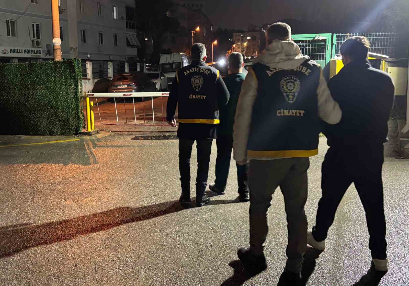 Gölmarmara’da kuyumcu soygunu zanlıları İzmir’de yakalandı