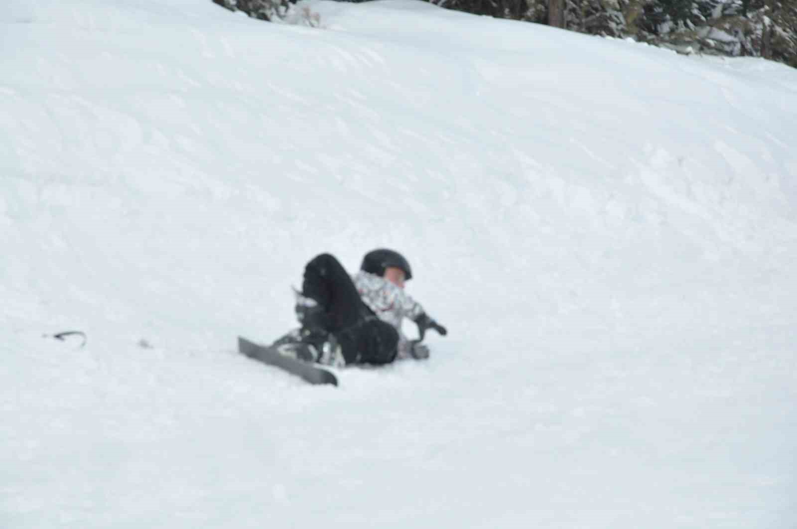 Kristal karın merkezi Sarıkamış’a kayakseverlerden yoğun ilgi
