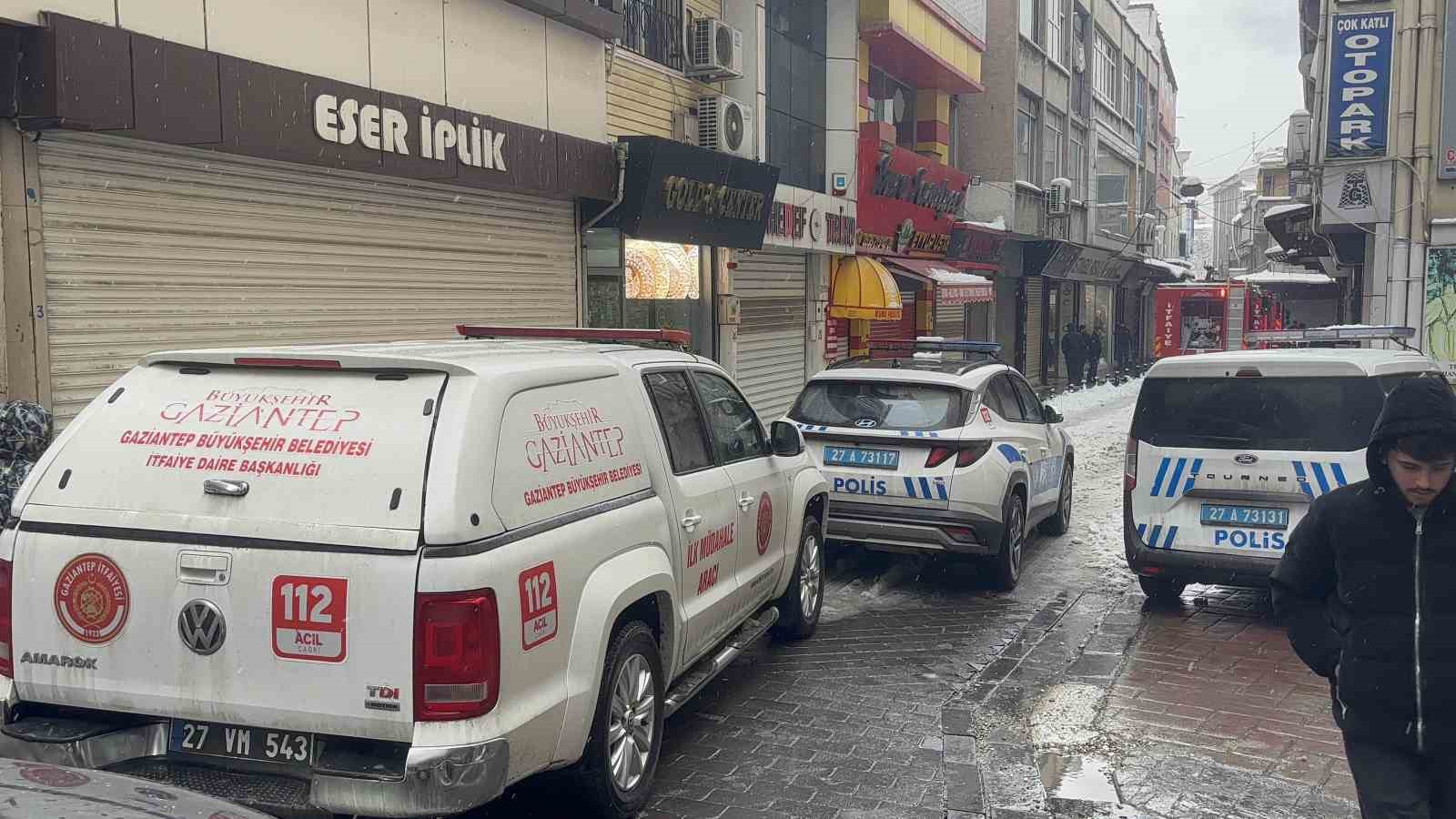 Gaziantep’te korkutan iş yeri yangını: 2’si ağır 6 kişi dumandan etkilendi