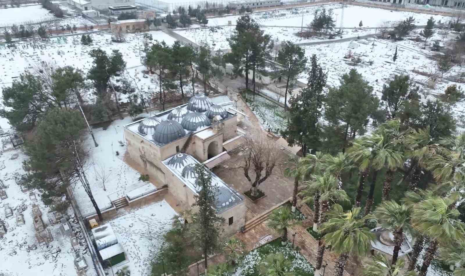 Beyazla tarihin buluşması eşsiz manzara oluşturdu
