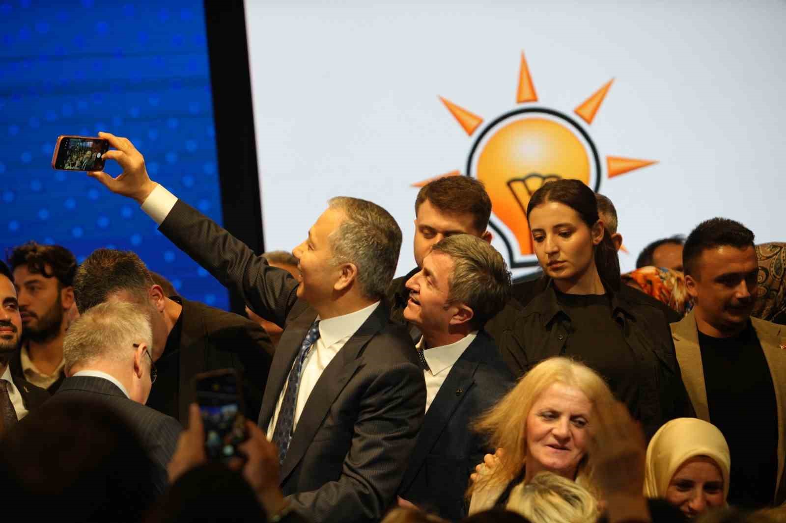 İ&ccedil;işleri Bakanı Yerlikaya: "T&uuml;rkiye, &rsquo;Ter&ouml;rs&uuml;z T&uuml;rkiye&rsquo; hedefine emin adımlarla ilerliyor"
