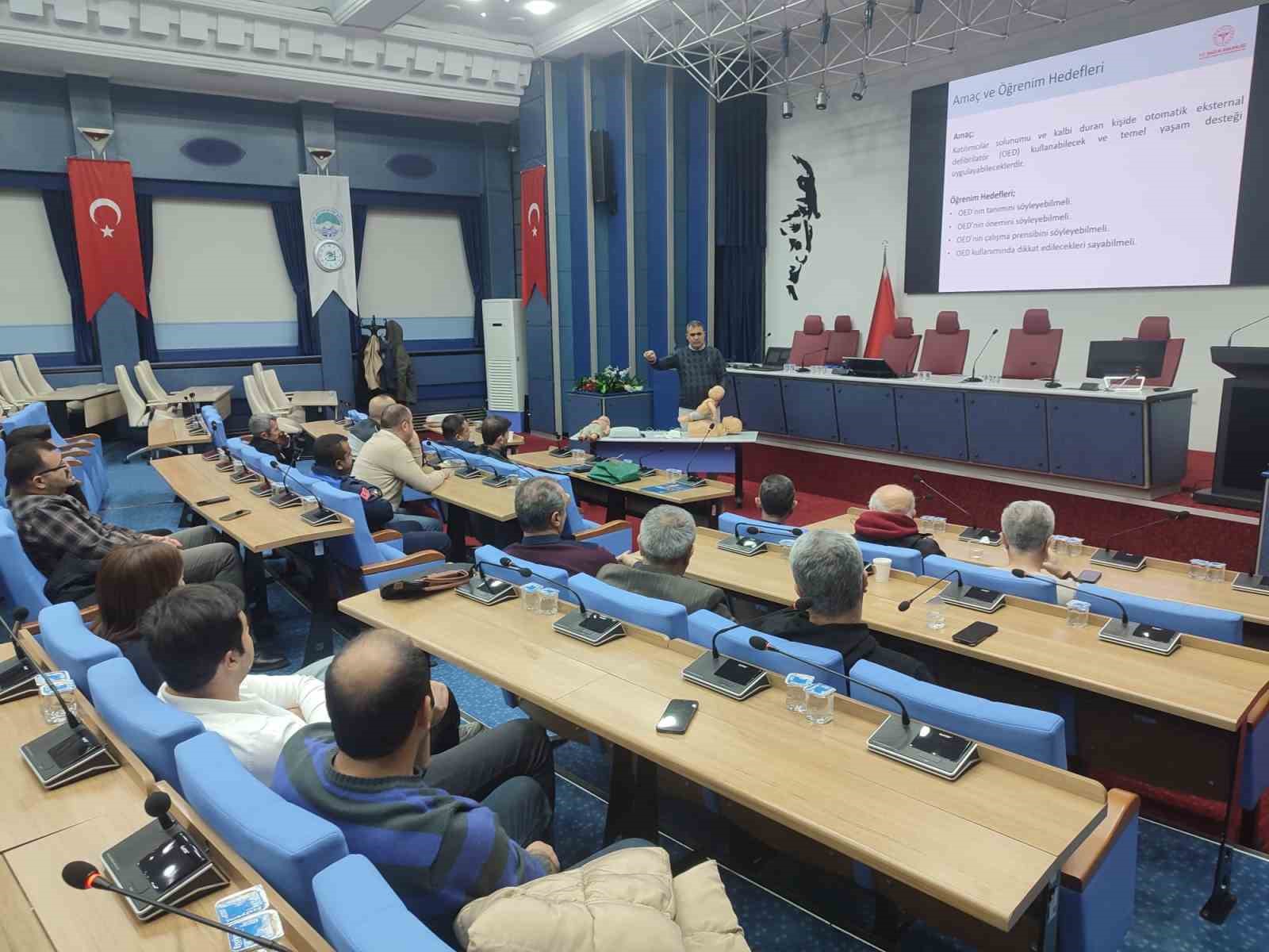 Büyükşehir personeline yönelik ilk yardım eğitimleri düzenlendi