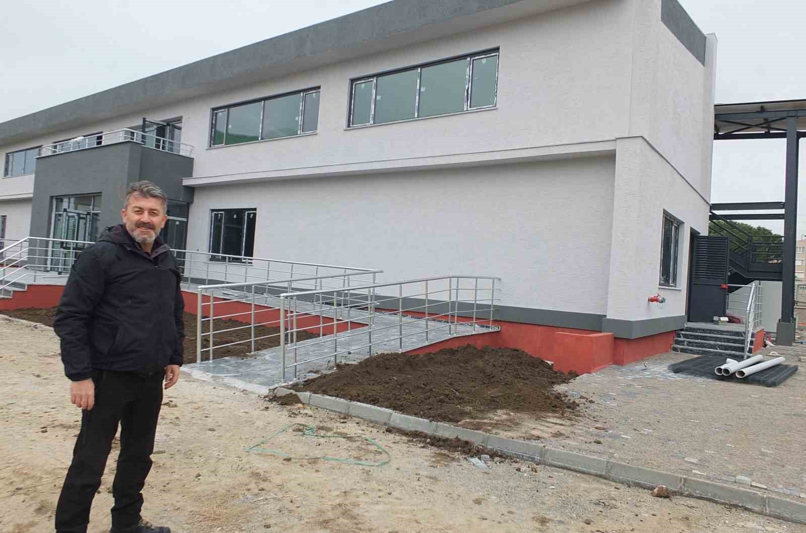 Burhaniye&rsquo;de y&uuml;zme bilmeyen kalmayacak
