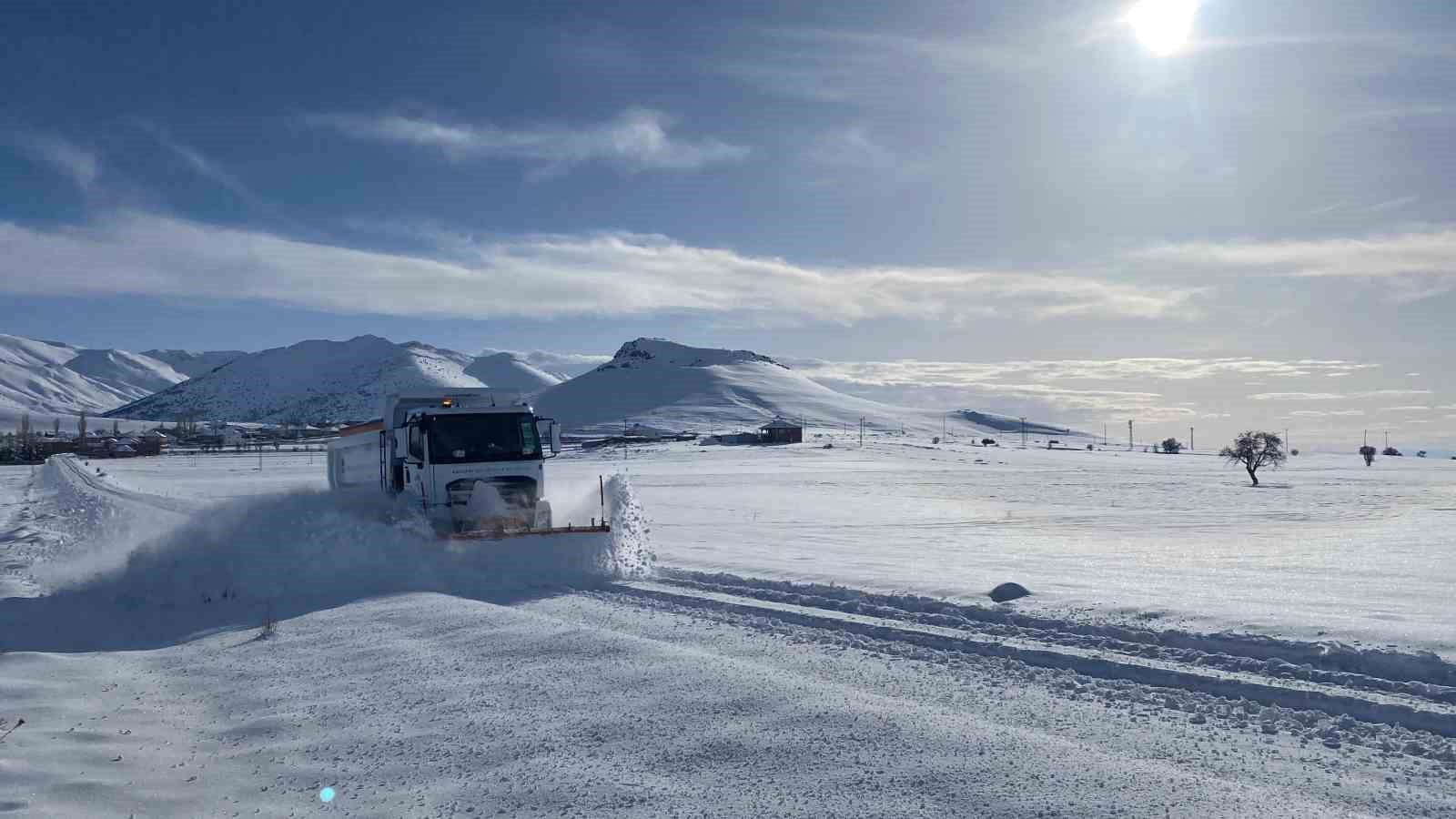 Kayseri’de 333 yol ulaşıma açıldı