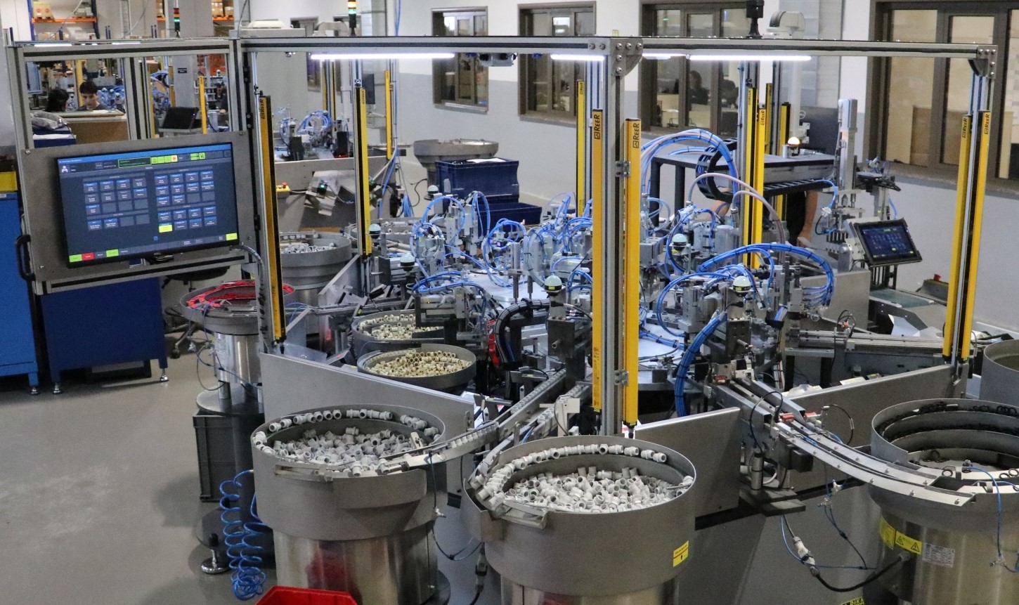 Hızlı b&uuml;y&uuml;yen veri merkezleri b&uuml;y&uuml;k fırsatlar sunuyor
