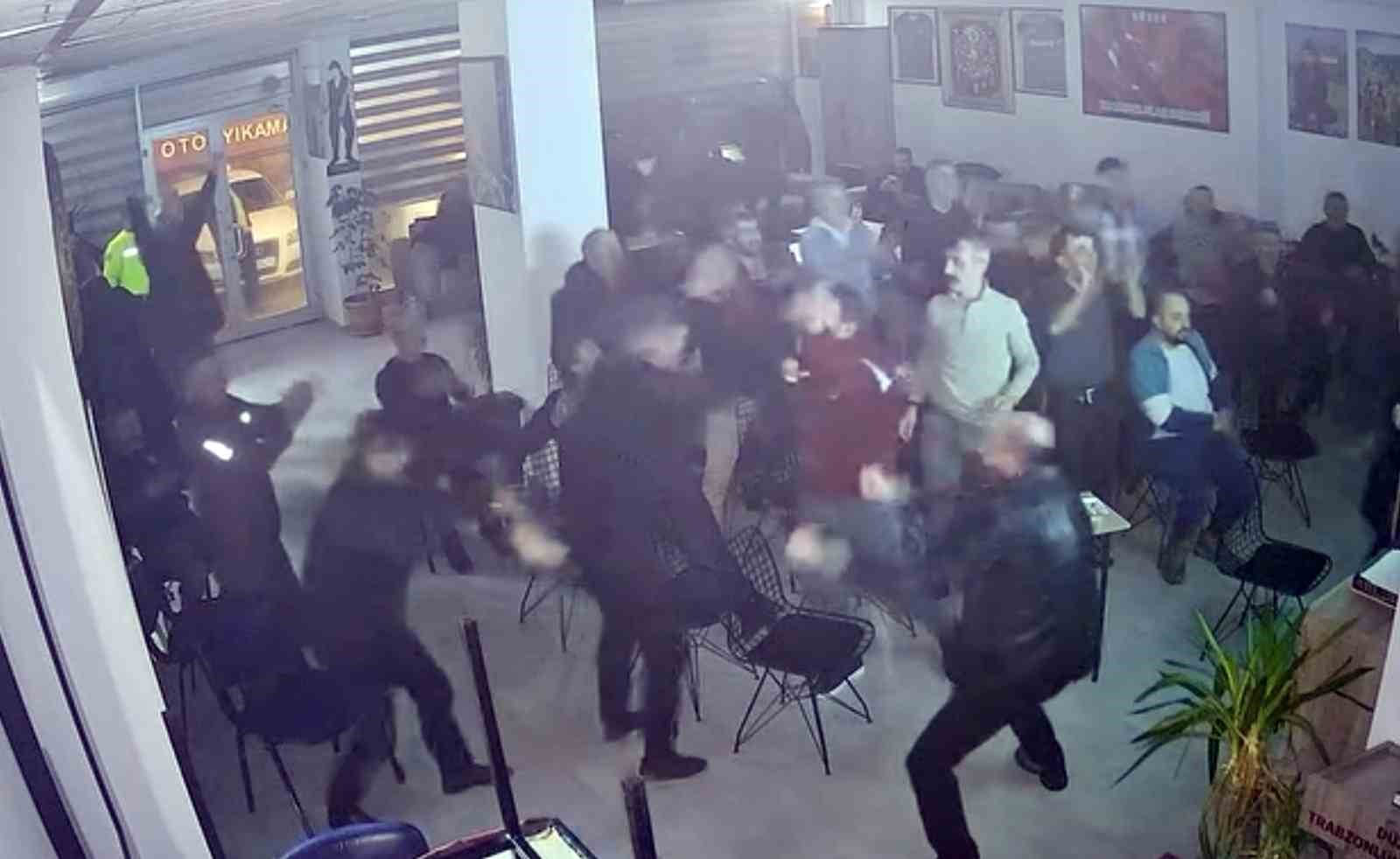 Trabzonspor taraftarlarının galibiyet sevinci kameraya yansıdı