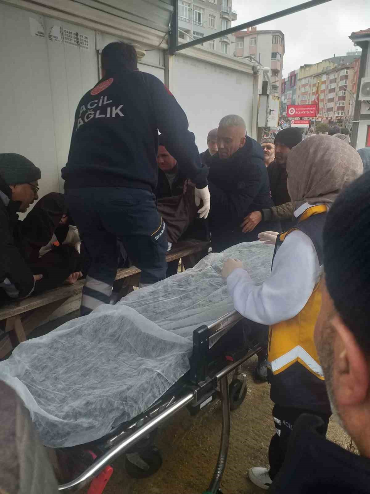 Cuma namazında rahatsızlandı, hayatını kaybetti