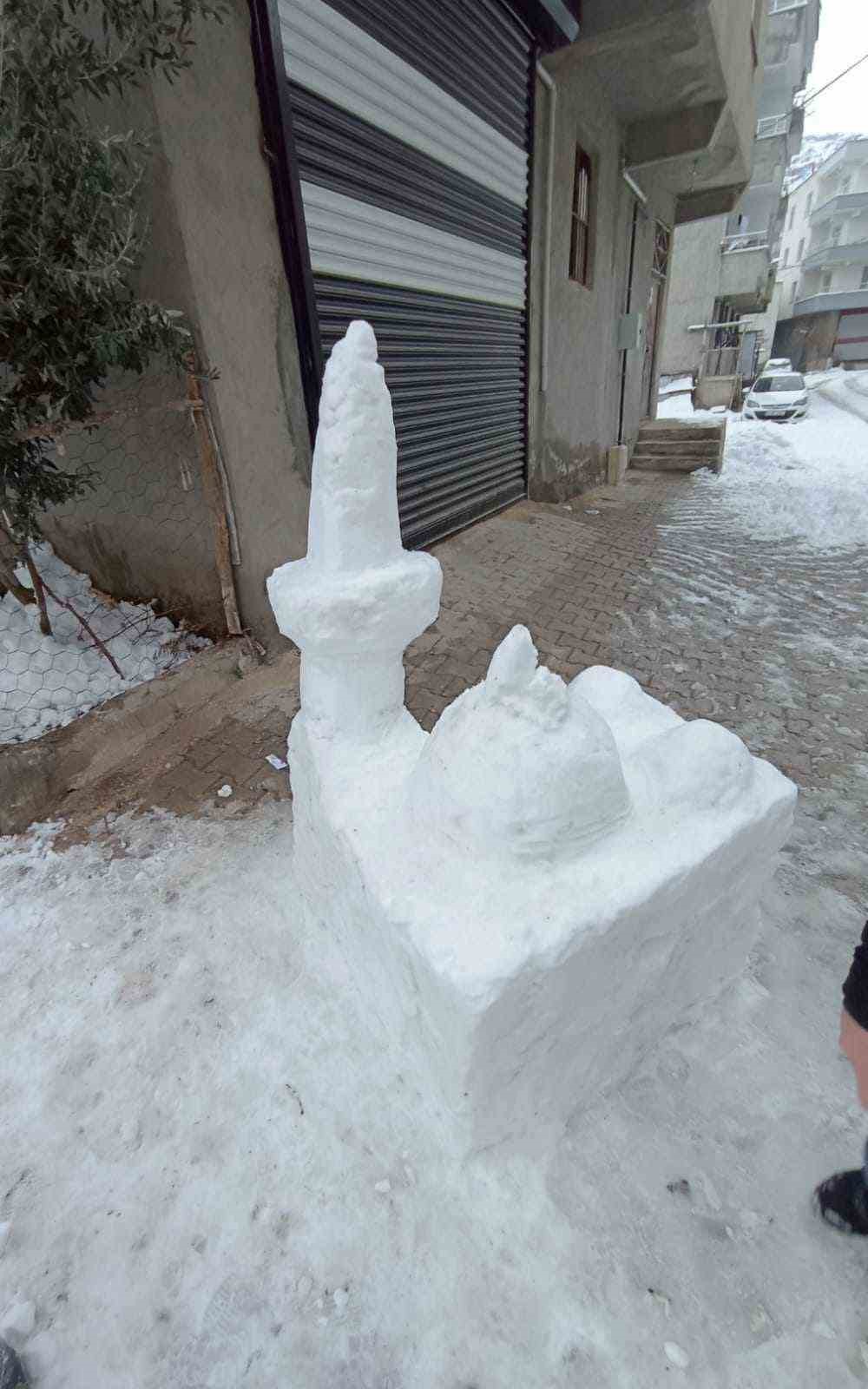 Diyarbakır’ın en güzel kardan adamı seçildi