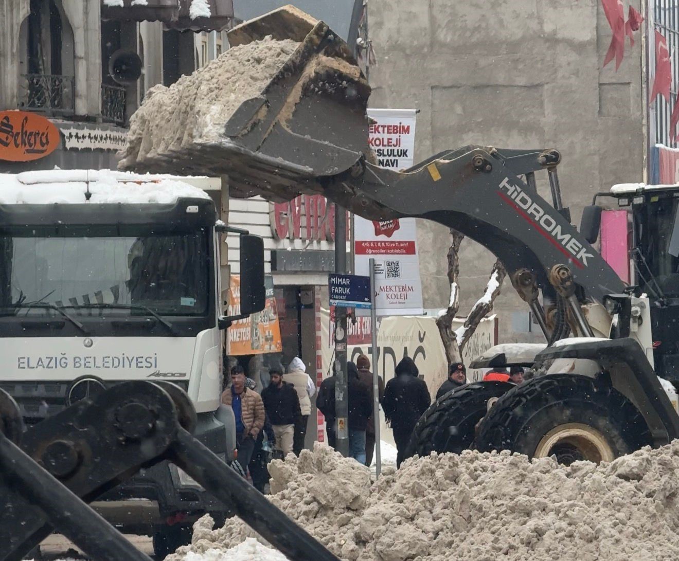 Elazığ&rsquo;da  karla m&uuml;cadele ekipleri sahada
