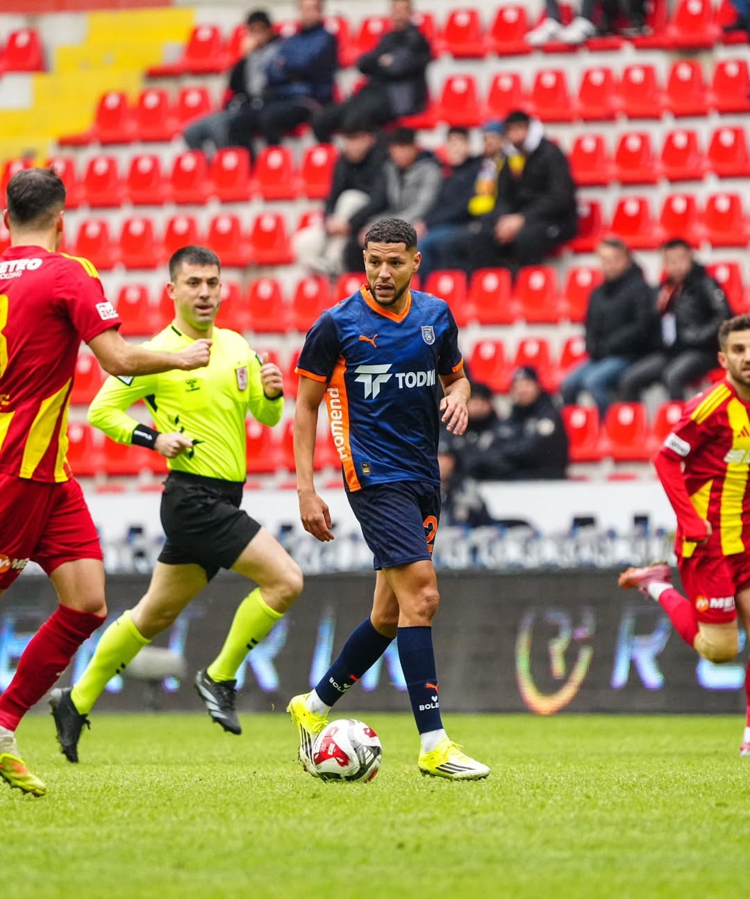 Trendyol Süper Lig: Kayserispor: 0 - RAMS Başakşehir: 1 (İlk yarı)