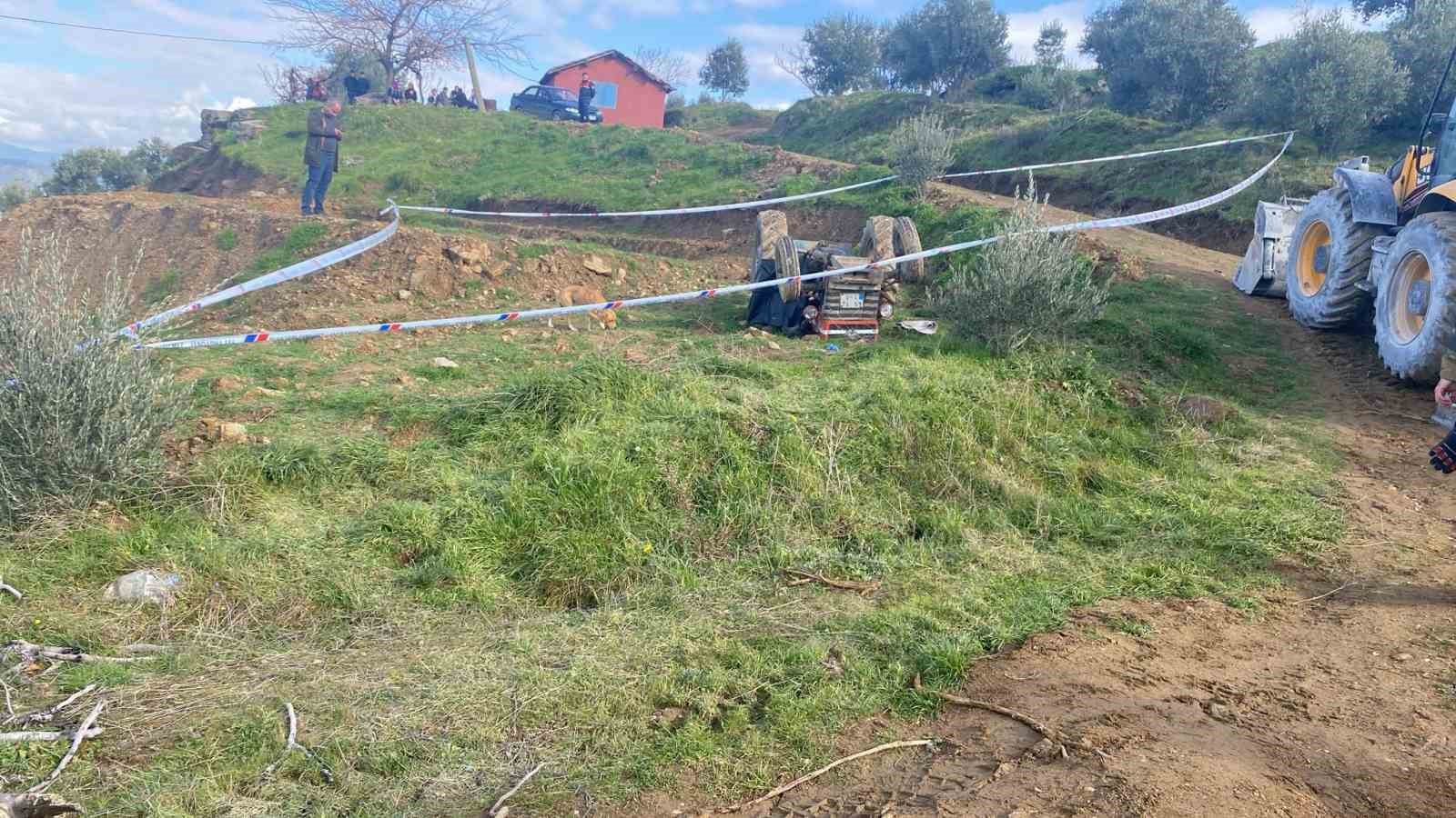 Şarampole devrilen traktör sürücüsü hayatını kaybetti