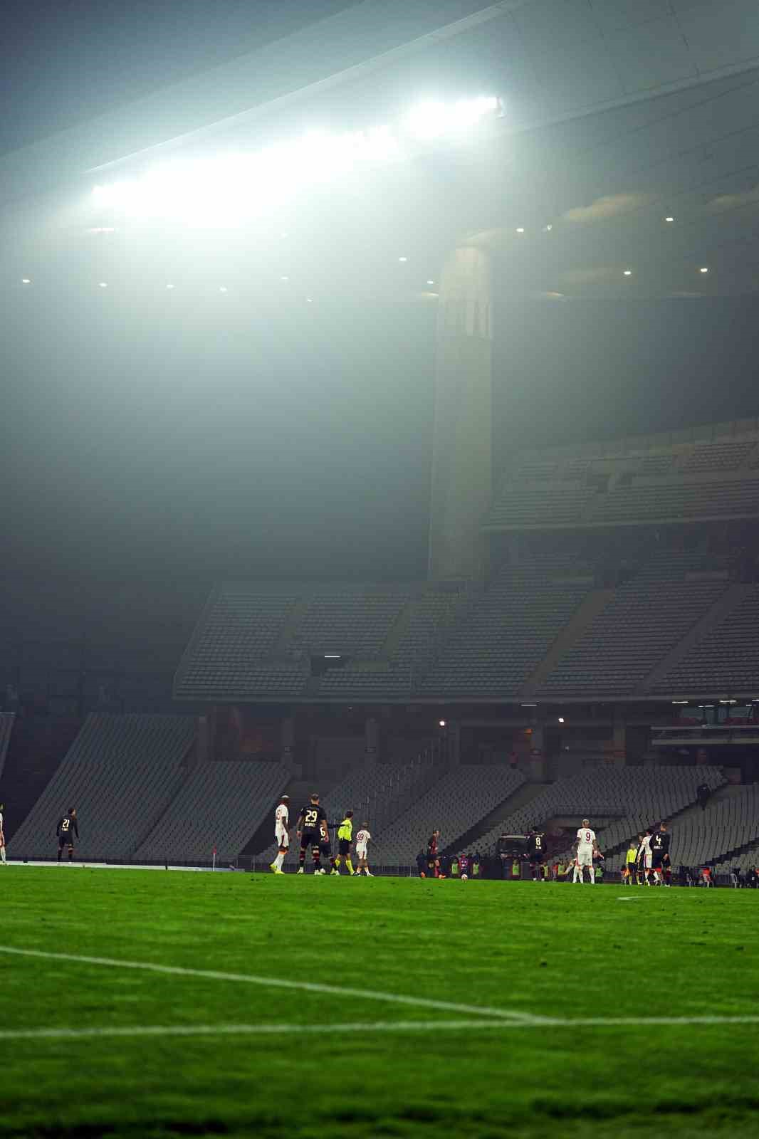 Trendyol S&uuml;per Lig: Fatih Karag&uuml;mr&uuml;k: 1 - Galatasaray: 3 (Ma&ccedil; sonucu) 