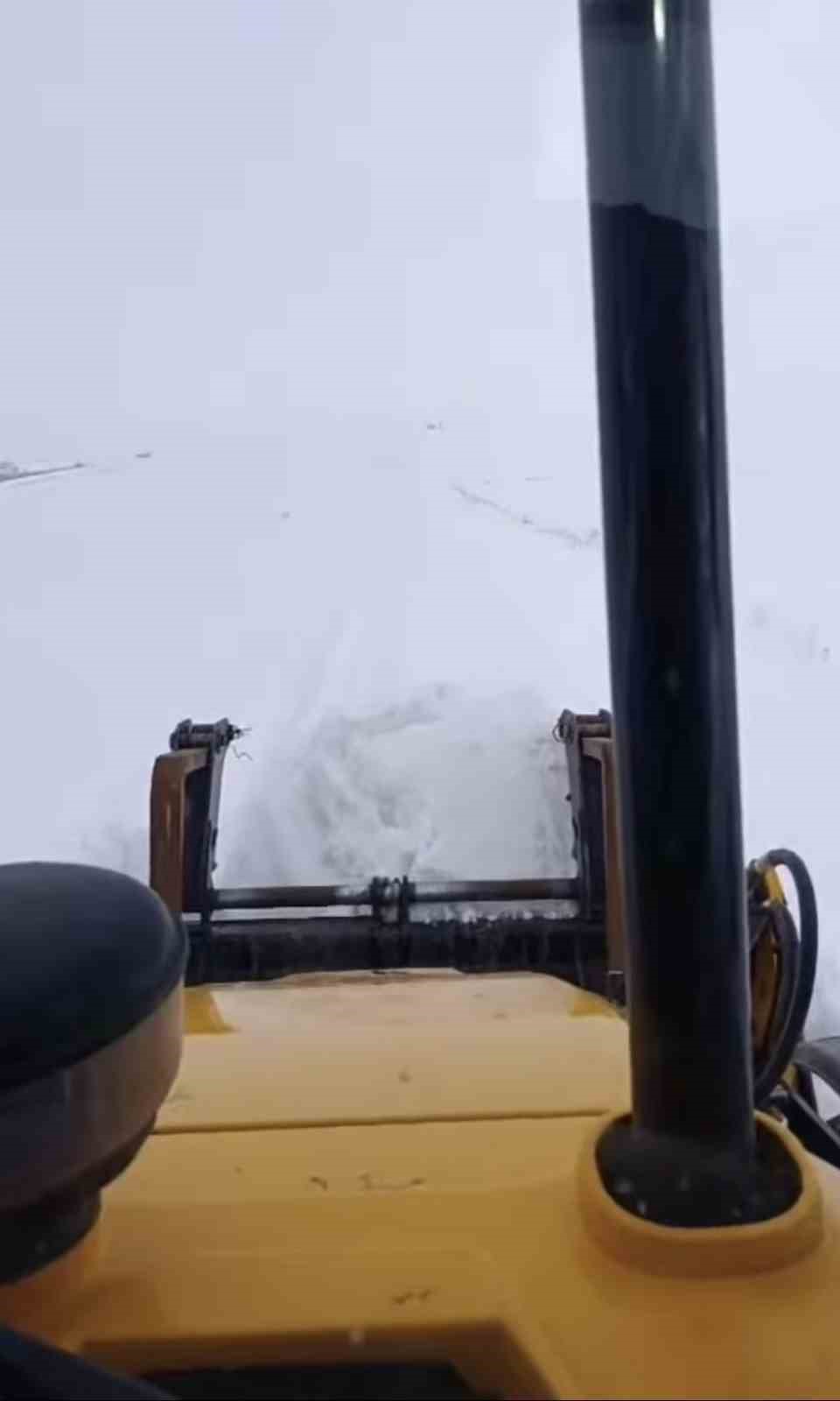 &Ccedil;ermik&rsquo;te kırsal mahalle yolları ulaşıma a&ccedil;ılmaya başlandı
