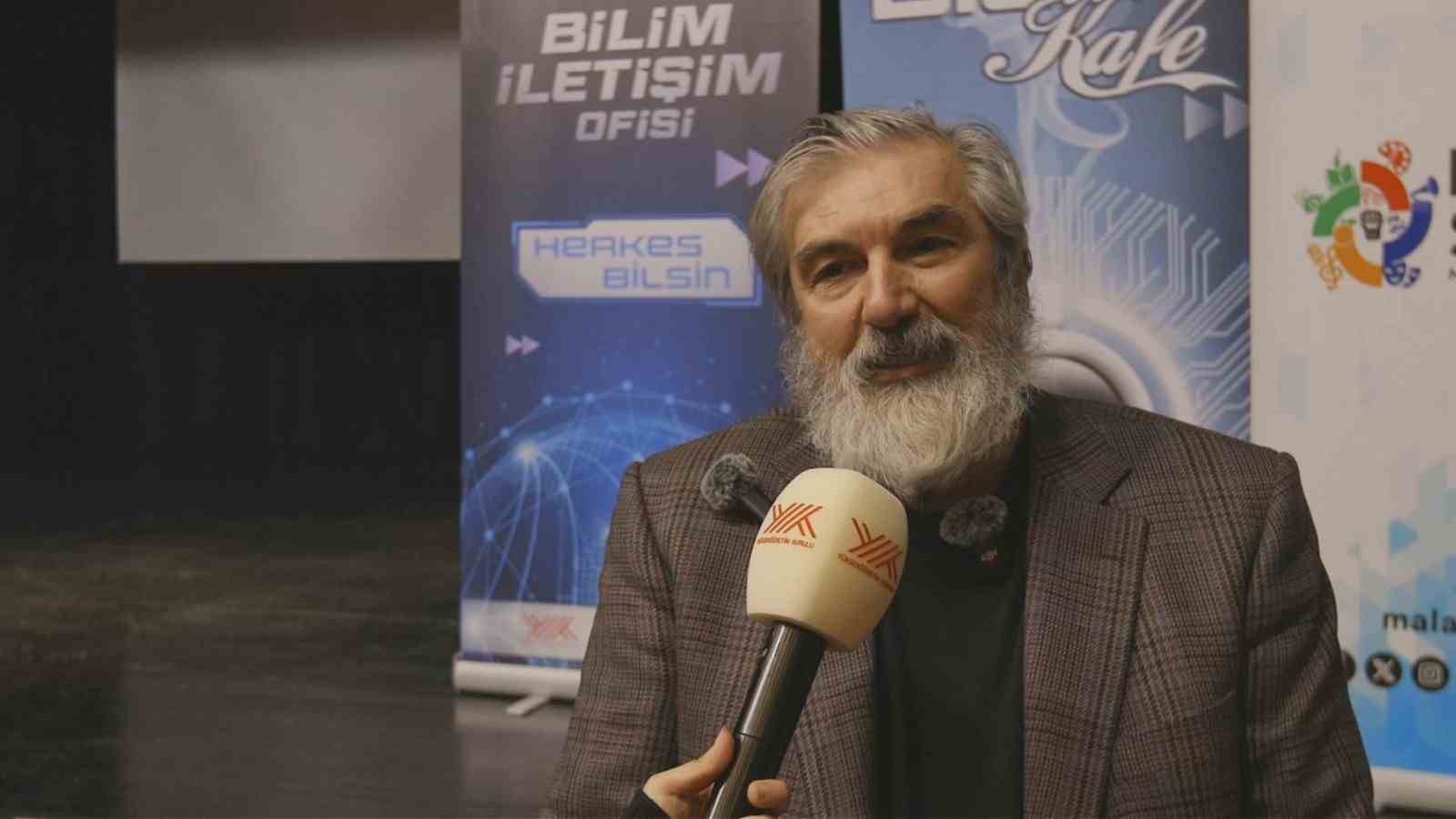 İn&ouml;n&uuml; &Uuml;niversitesi&rsquo;nden &uuml;&ccedil; kuşağı bir araya getiren bilim kafe etkinliği
