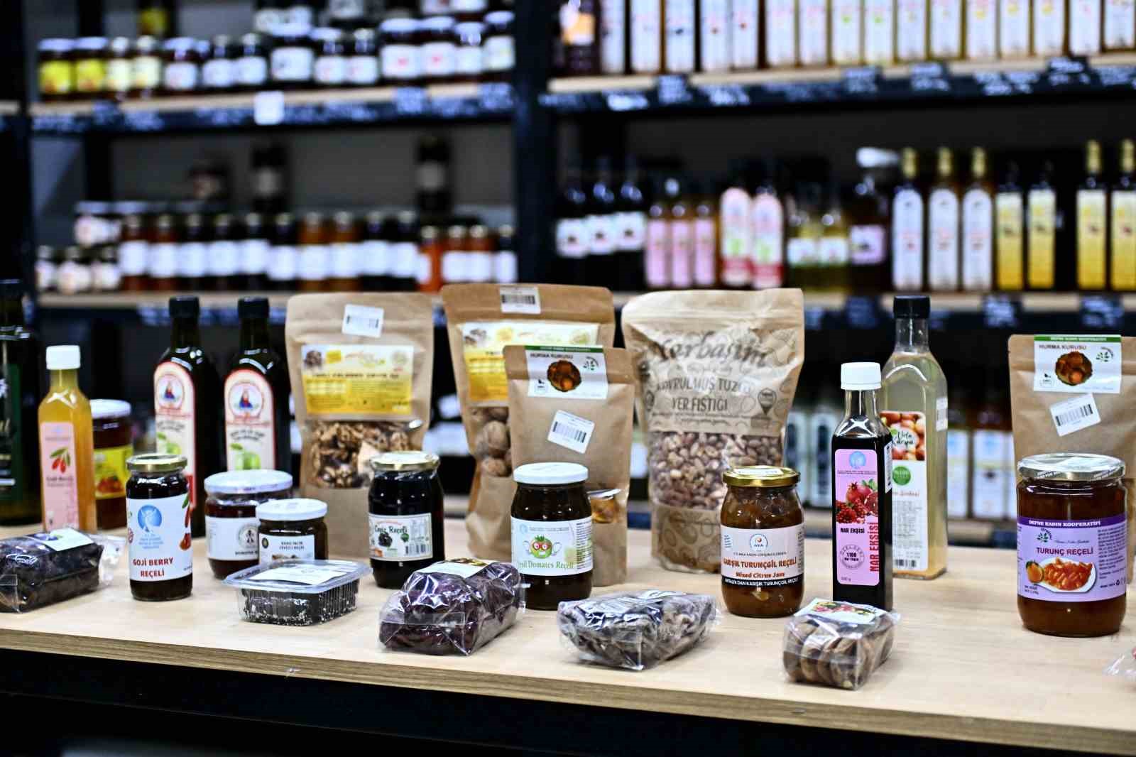 Kadın emeği Muratpaşa&rsquo;da kazanca d&ouml;n&uuml;ş&uuml;yor
