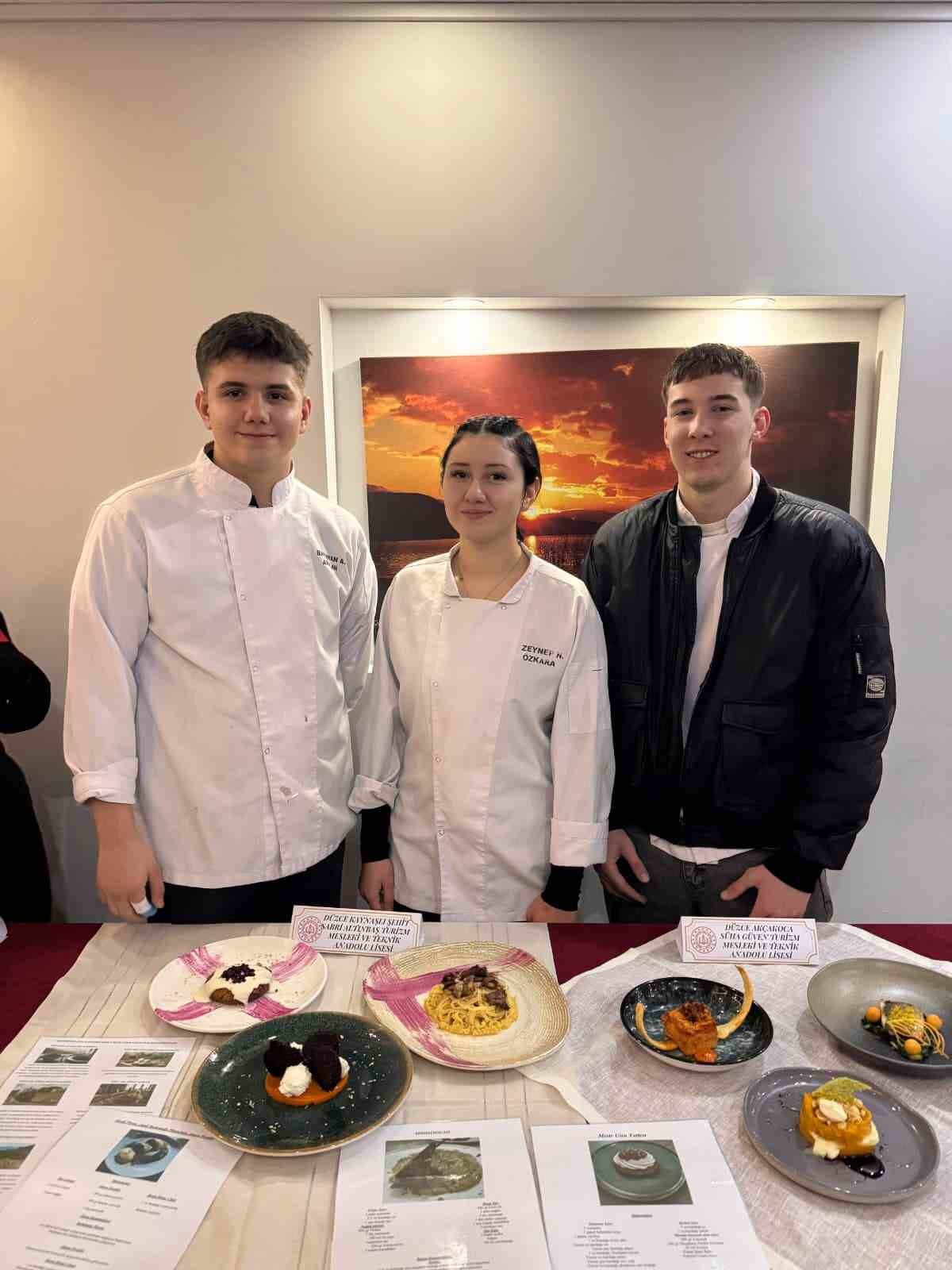 Liseli gen&ccedil;ler gastronomi yarışmasında g&uuml;m&uuml;ş madalya kazandı

