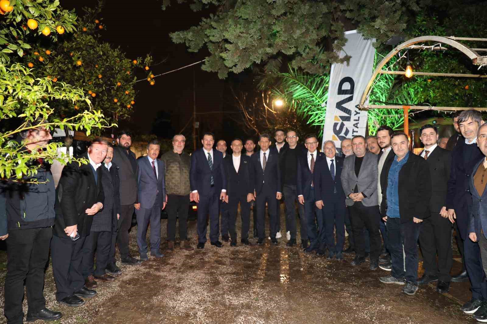 M&Uuml;SİAD Antalya&rsquo;dan iş d&uuml;nyasını buluşturan dost meclisi etkinliği
