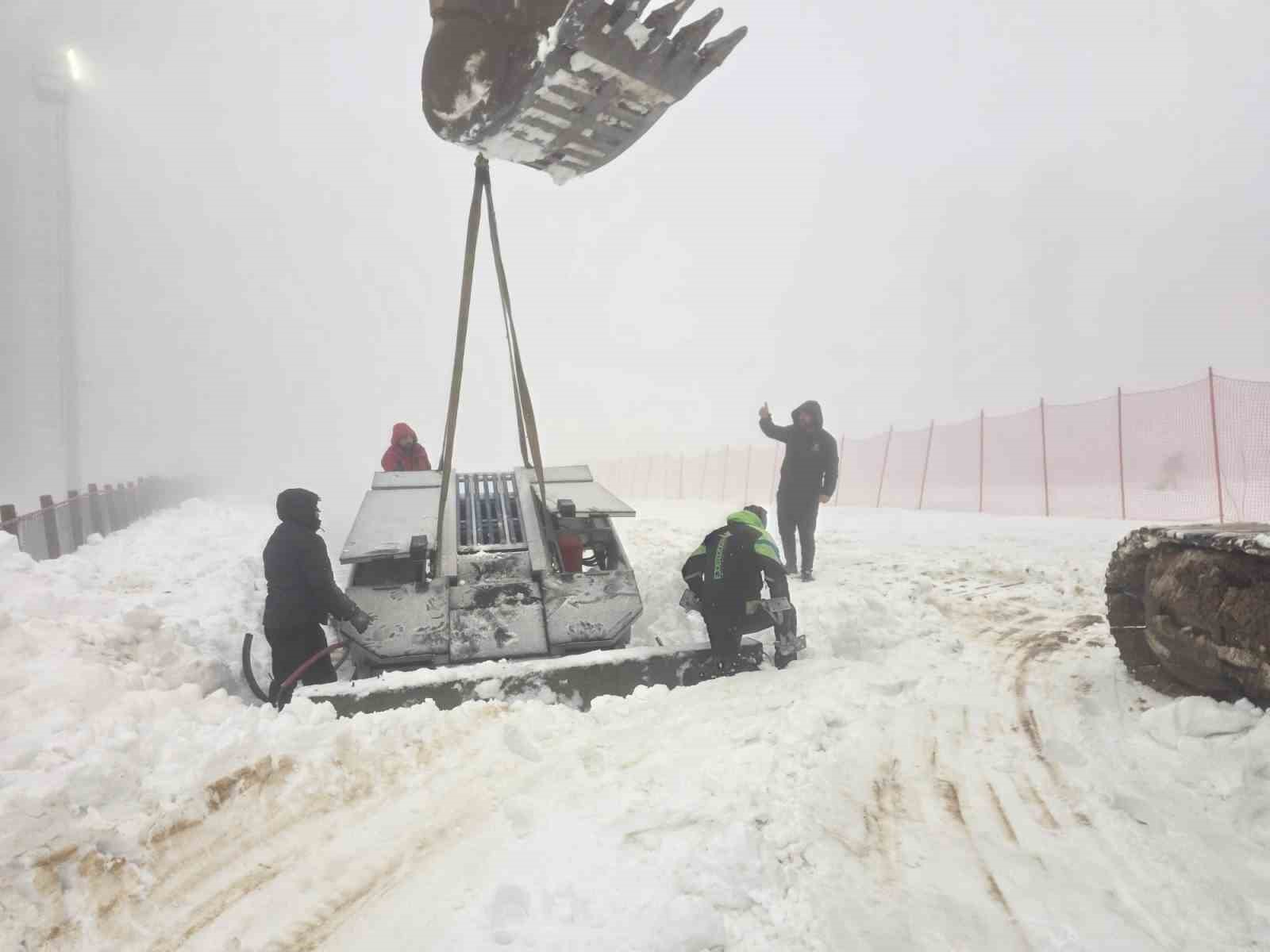 Kuzuyayla Kızak Pisti’ne yürüyen bant geliyor