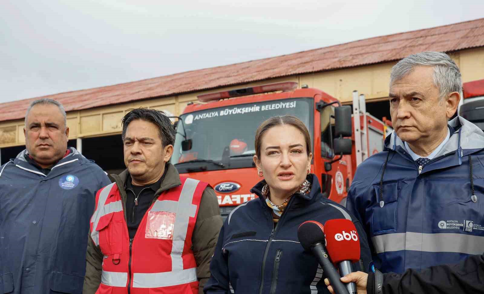 Başkan Vekili Özdemir: "Son 24 saatte metrekareye 200 mm yağış düştüğü tespit edildi"