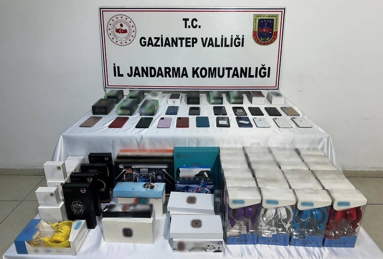 Gaziantep’te 1,8 milyon TL değerinde elektronik eşya ele geçirildi: 2 gözaltı