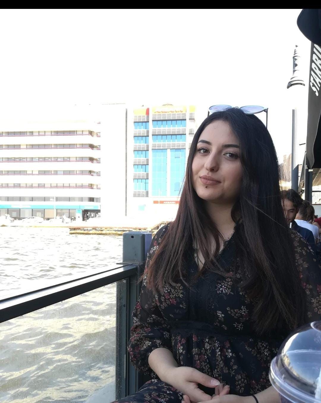 İzmir&rsquo;deki korkun&ccedil; cinayetin g&ouml;rg&uuml; tanığı konuştu: "Silah sesine koştuk, kanlar i&ccedil;inde bulduk"
