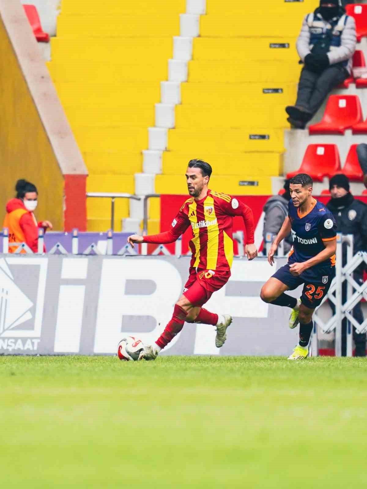Trendyol S&uuml;per Lig: Kayserispor: 0 - RAMS Başakşehir: 3 (Ma&ccedil; sonucu)
