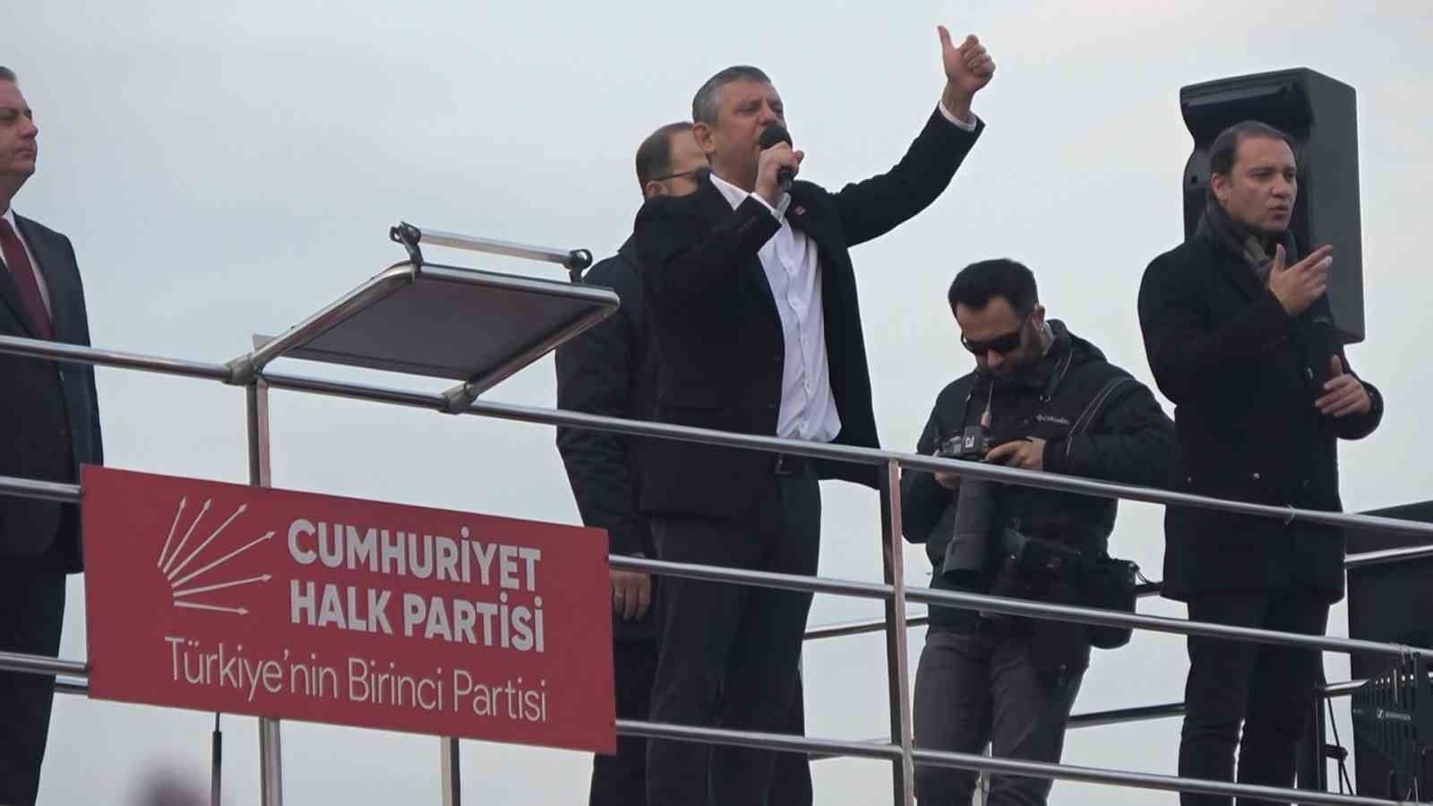 CHP Genel Başkanı Özel, Yalova’daki mitingde konuştu
