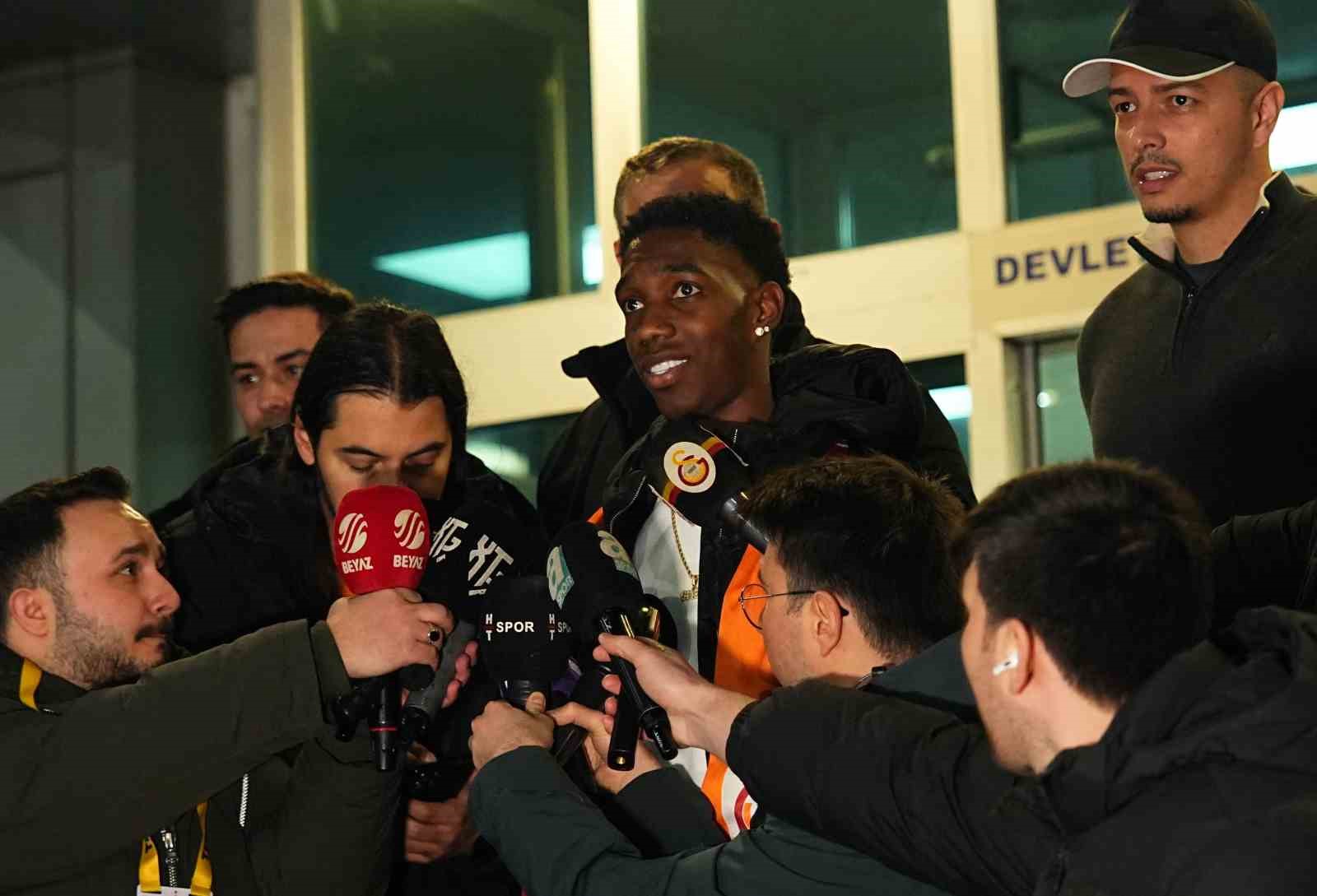 Galatasaray&rsquo;ın yeni transferi Yaser Asprilla, İstanbul&rsquo;a geldi
