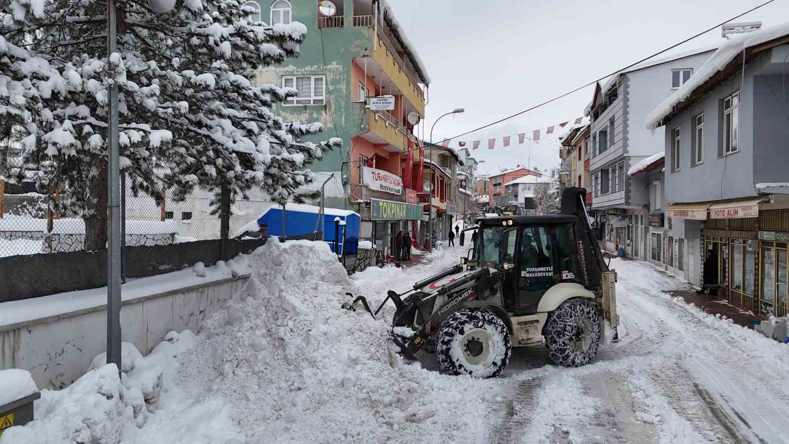 Adana&rsquo;nın Tufanbeyli il&ccedil;esinde beyaz masal
