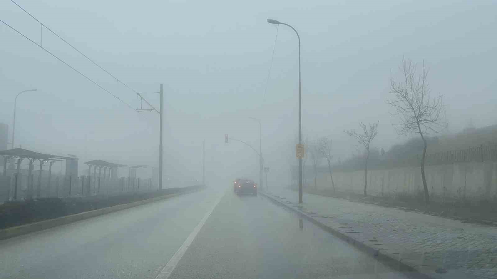 Eskişehirliler pazar sabahına sisle uyandı
