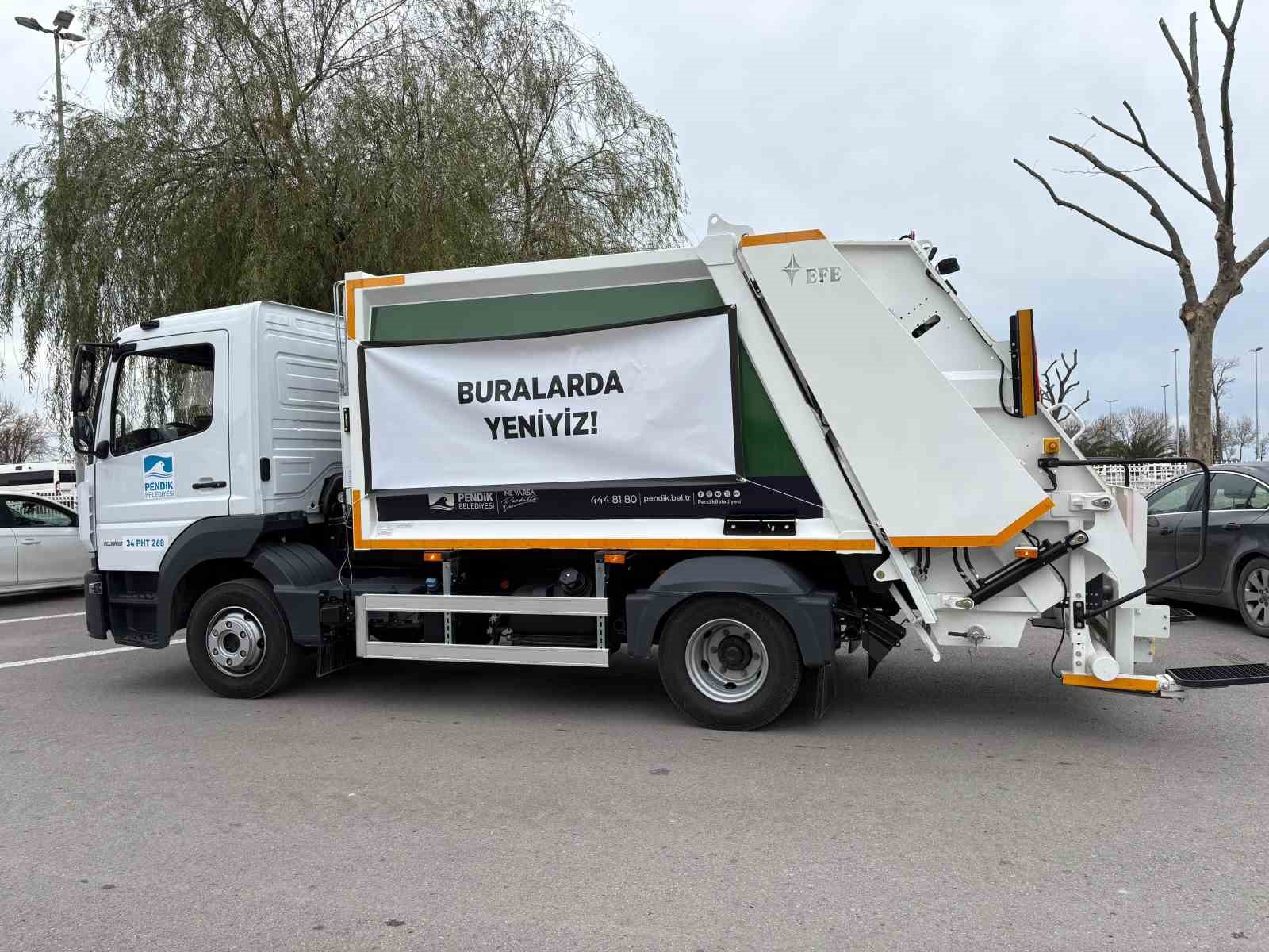 Pendik&rsquo;te &ccedil;&ouml;p kamyonlarını g&ouml;ren vatandaşlar g&ouml;zlerine inanamadı
