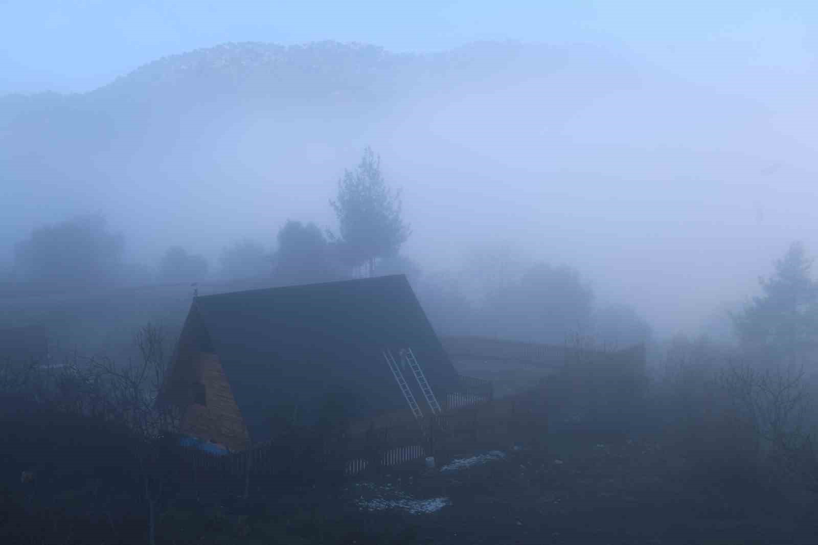 Adana&rsquo;nın Feke il&ccedil;esinde mest eden sis manzarası
