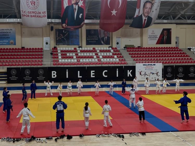 Bilecik’te judo spor okullarıyla gençler, geleceğe hazırlanıyor
