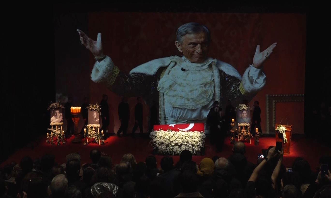 Usta tiyatrocu Haldun Dormen için Harbiye’de tören düzenlendi