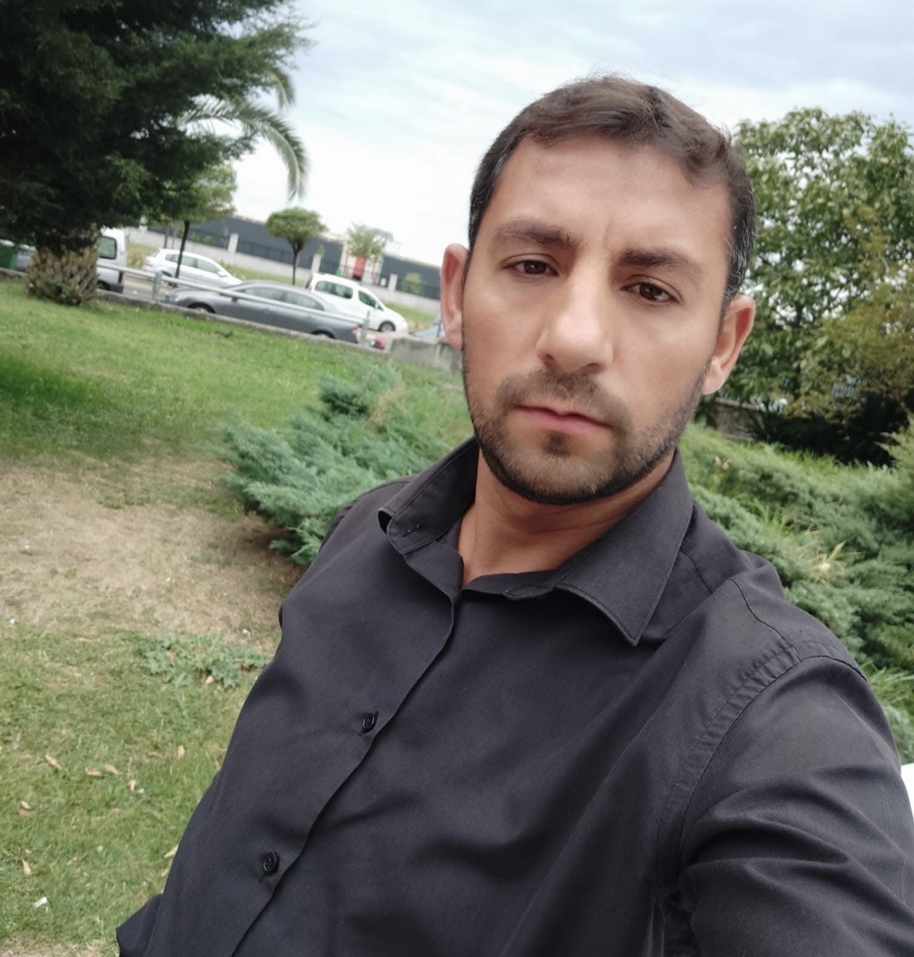 Boğazı kesilerek öldürülen pazarcı toprağa verildi