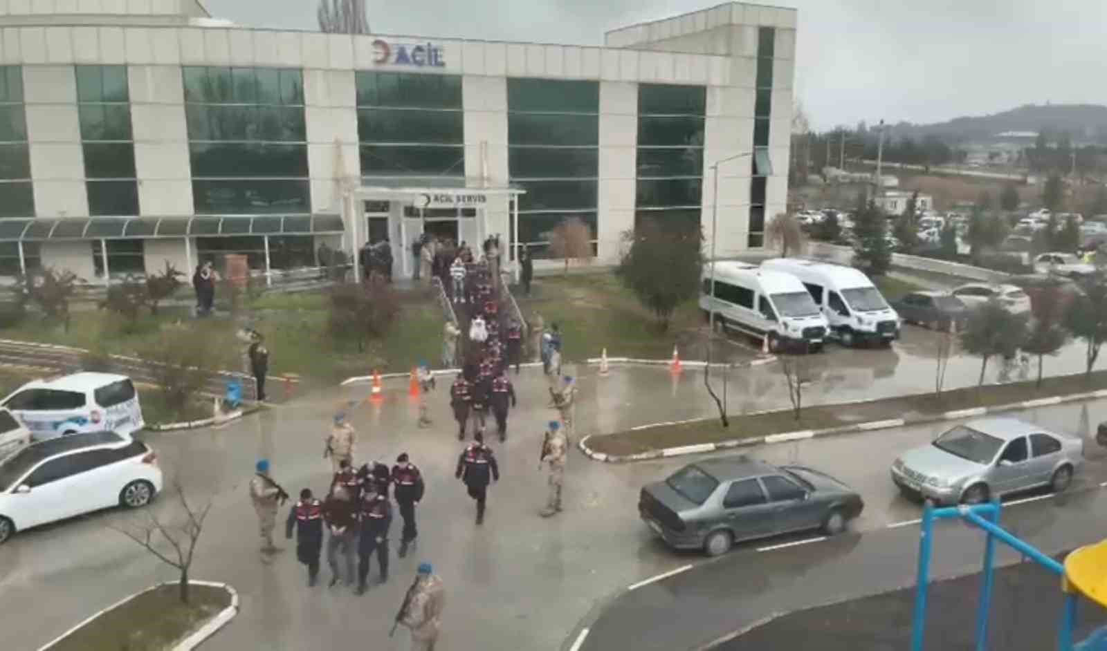 Kütahya’da uyuşturucu ve silah operasyonu