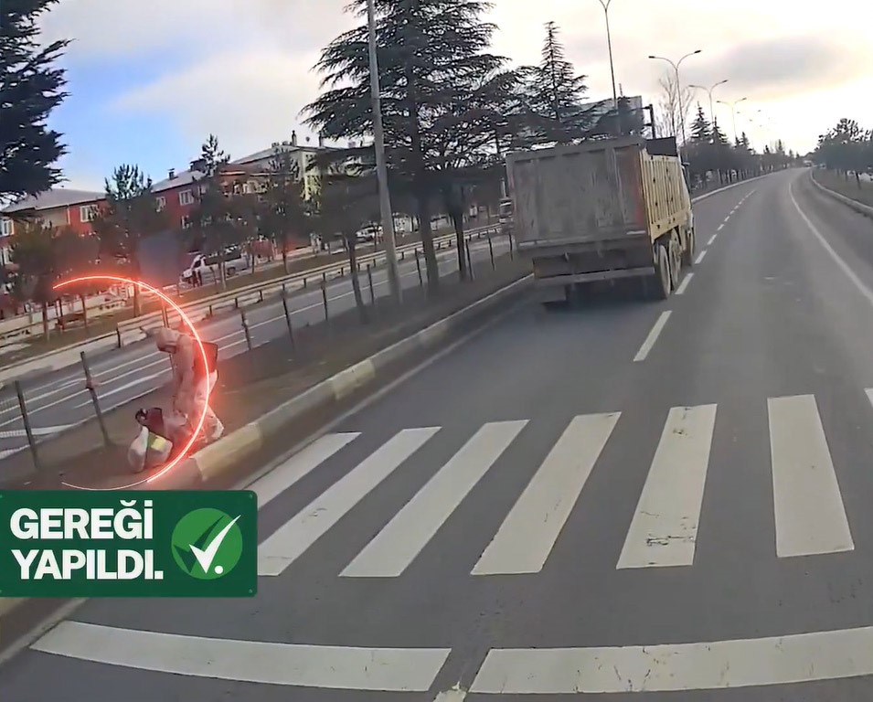 Bakan Yerlikaya duyurdu: K&uuml;tahya&rsquo;da yaya &ouml;nceliğini hi&ccedil;e sayan kamyon s&uuml;r&uuml;c&uuml;s&uuml;ne ceza
