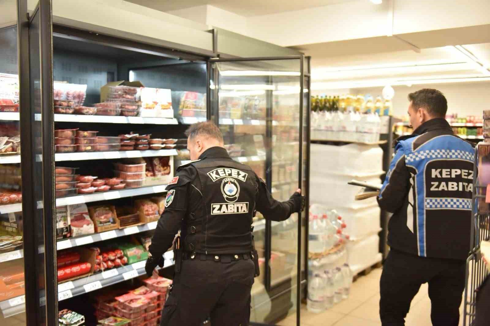 Marketlere zabıta denetimi