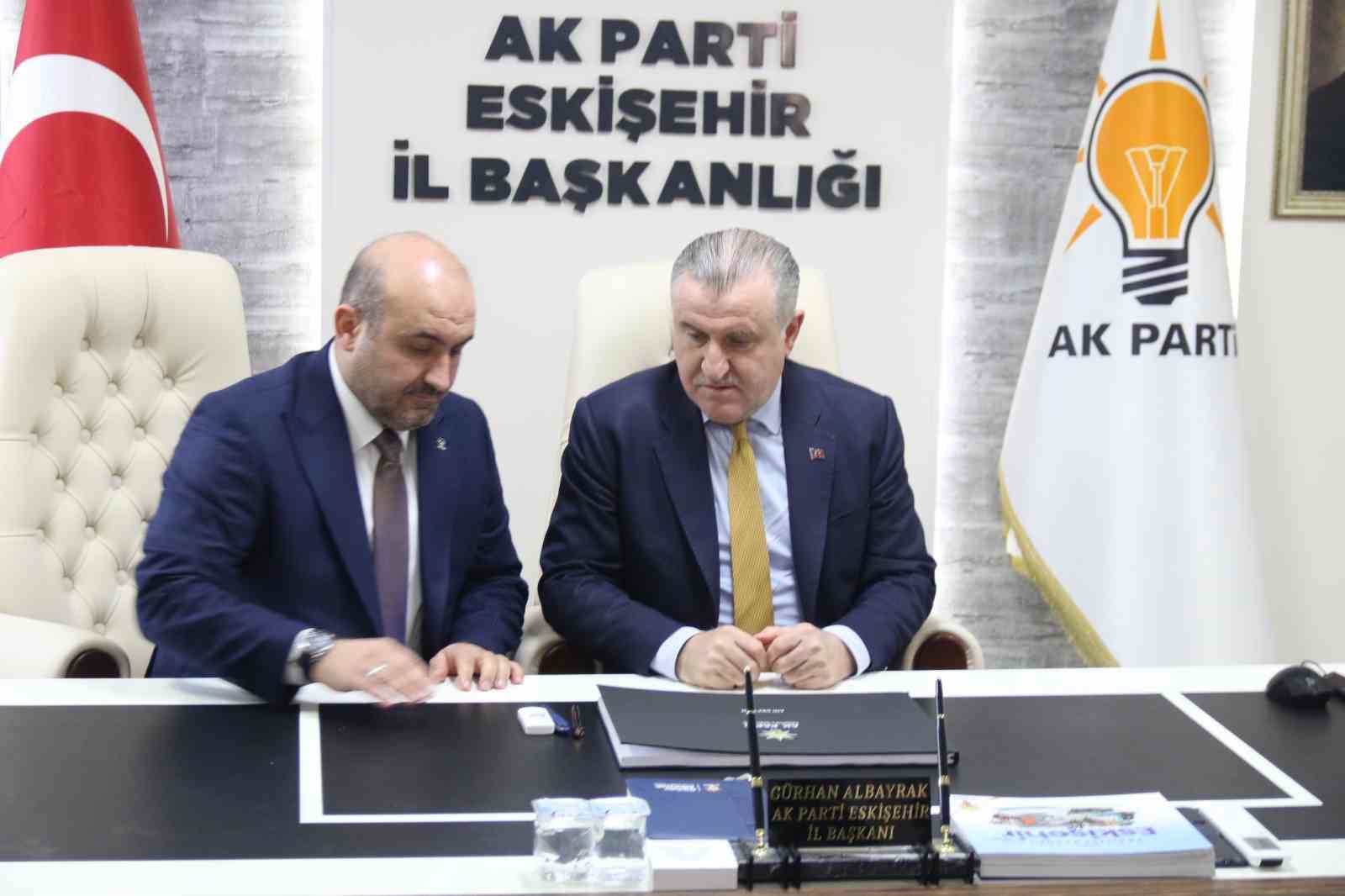 Bakan Bak AK Parti Eskişehir İl Başkanlığı&rsquo;nı ziyaret etti

