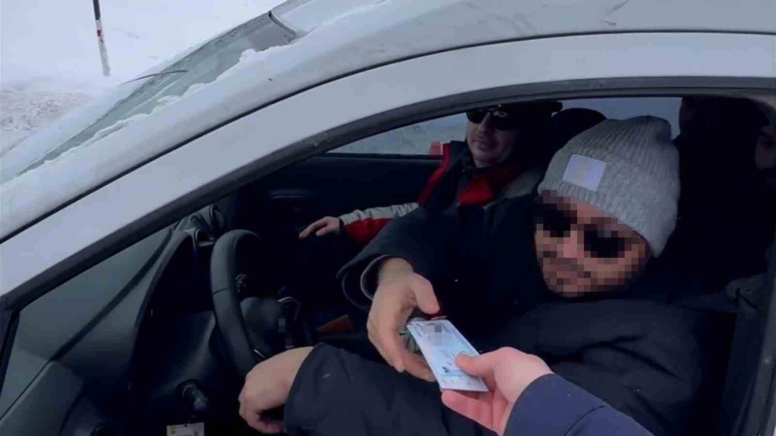 Bolu&rsquo;da jandarma ekipleri turizm b&ouml;lgesinde denetimlerini s&uuml;rd&uuml;r&uuml;yor
