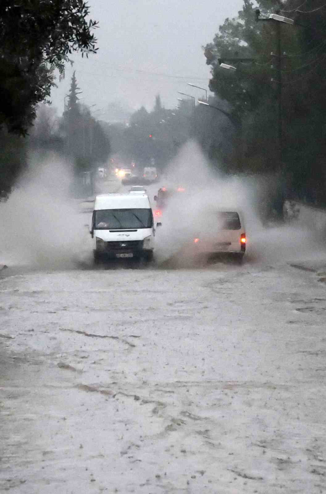 Muğla b&ouml;lgesi i&ccedil;in yağmur ve fırtına uyarısı
