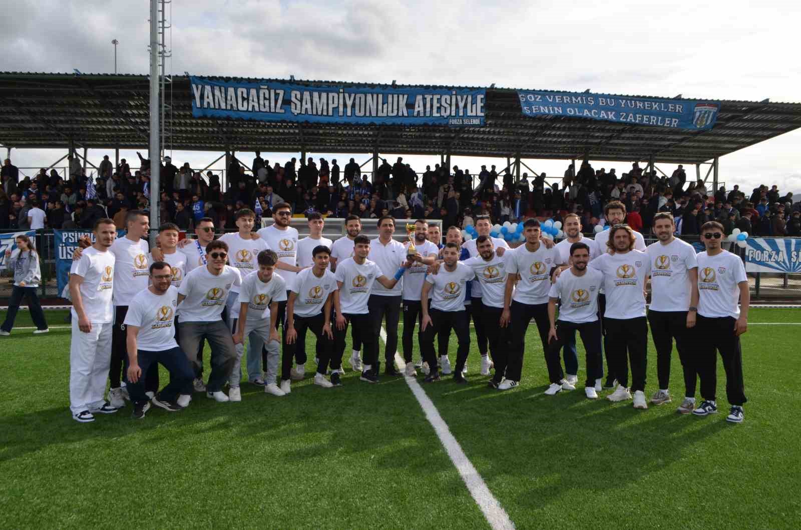 Selendi Belediyespor şampiyon