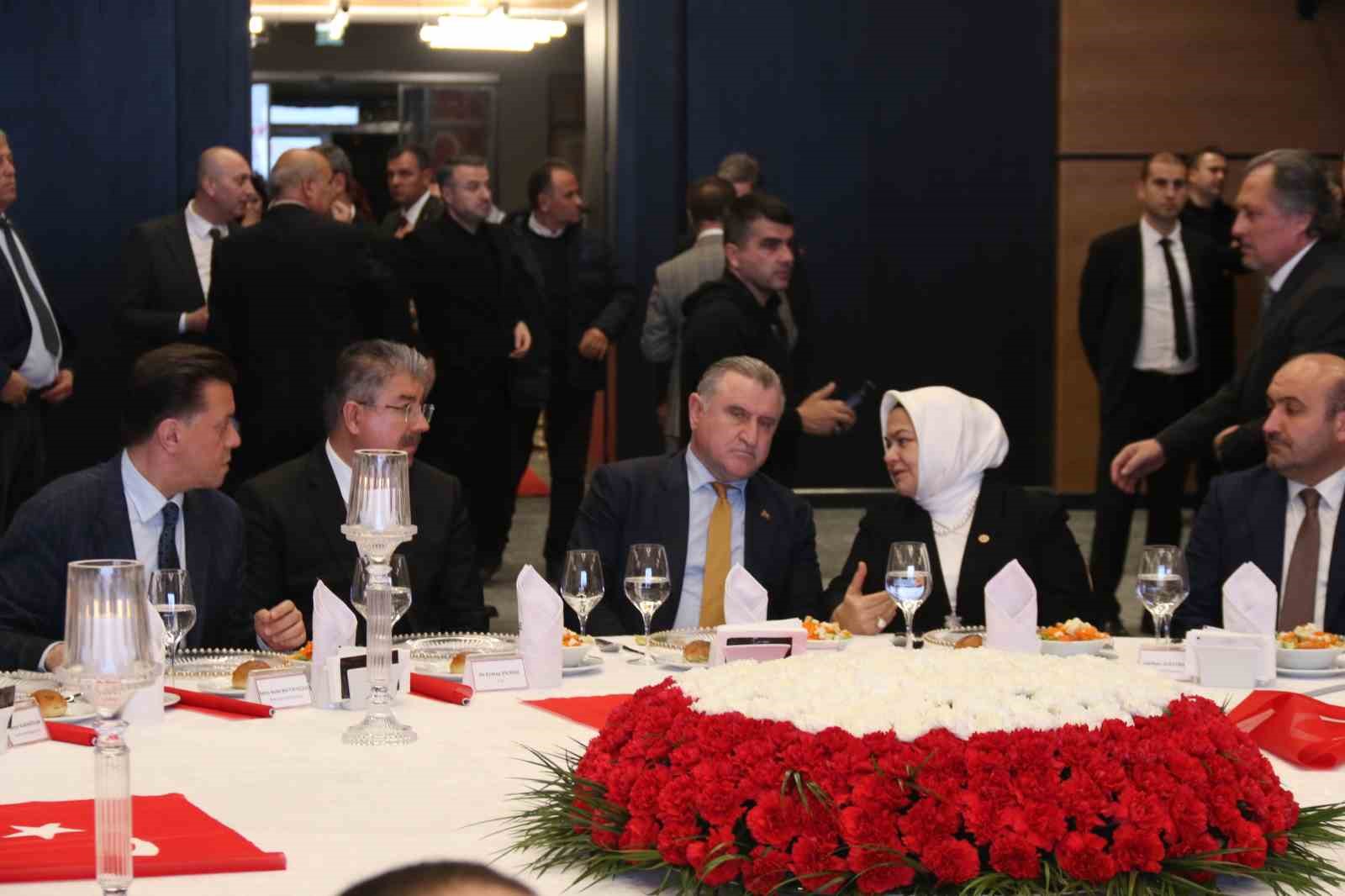 Bakan Bak: "T&uuml;rkiye Y&uuml;zyılı sporun ve gen&ccedil;liğin y&uuml;zyılı olacak"
